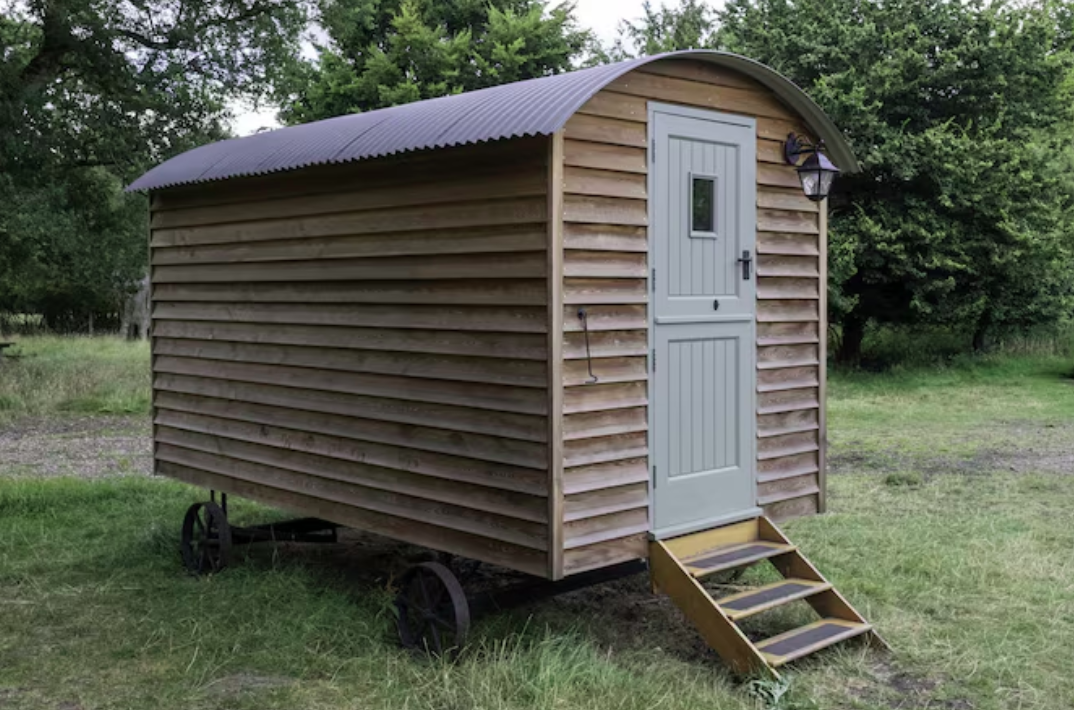 Essential Factors to Consider When Renting a Bathroom Trailer